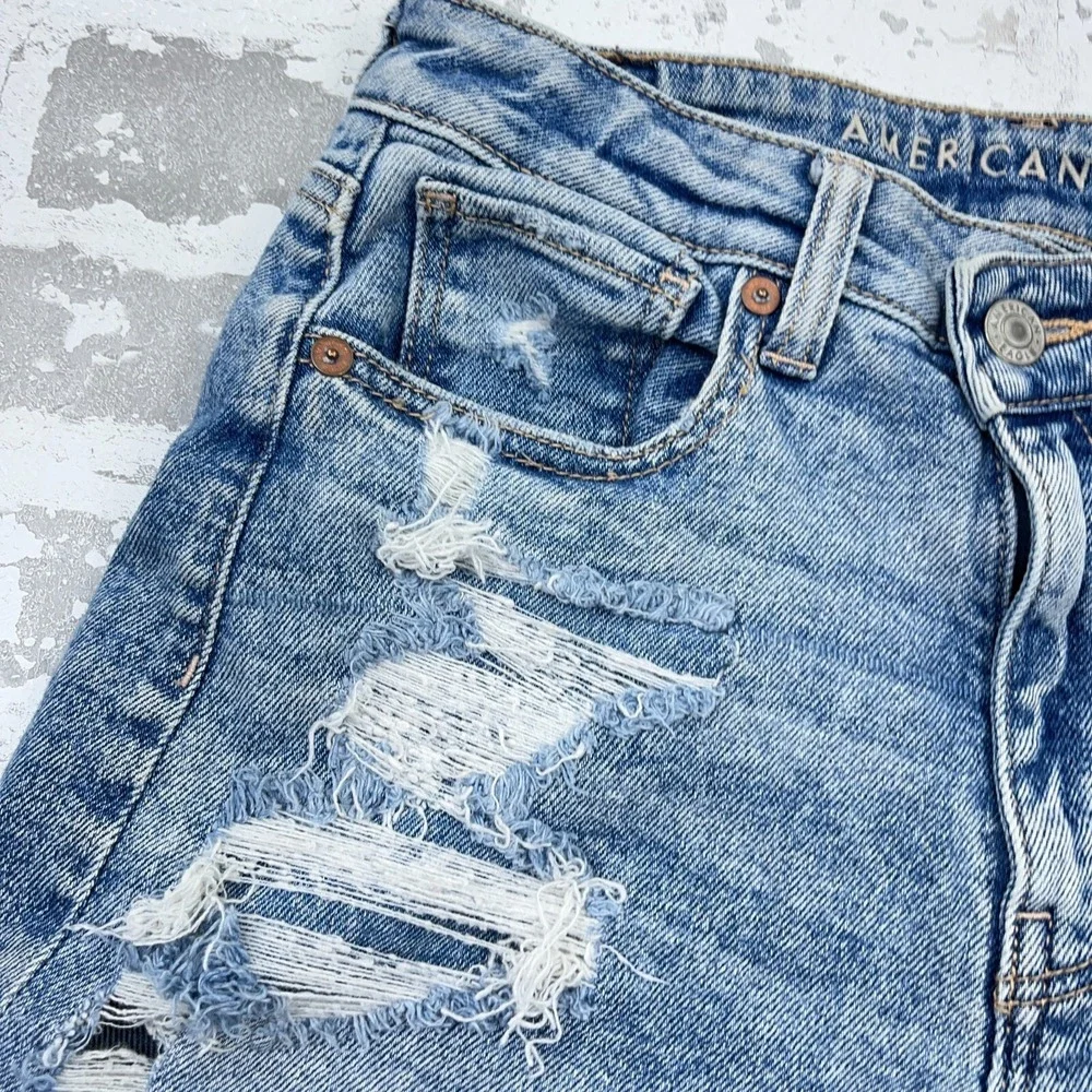 American Eagle Shorts Women 2 Cut Off Baggy Mom Med Wash Faded Holes Jorts‎